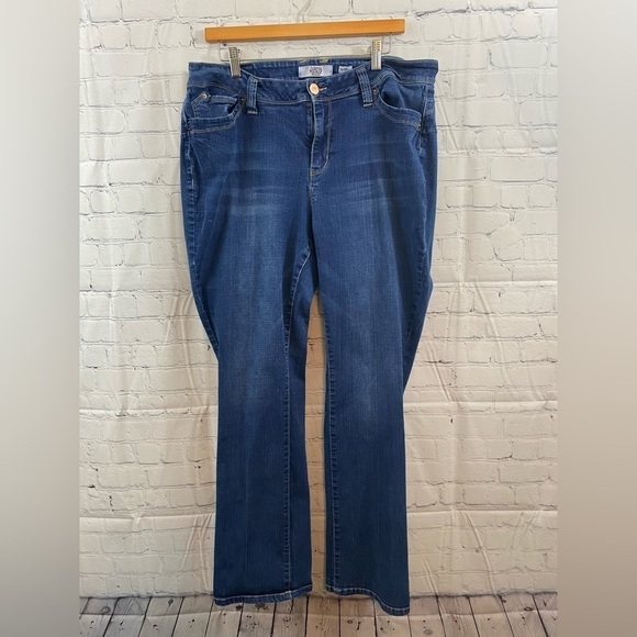 YMI Jeans Wanna Betta Butt? Womens Plus Size 20 Medium Wash Mid Rise Pants - Picture 1 of 8
